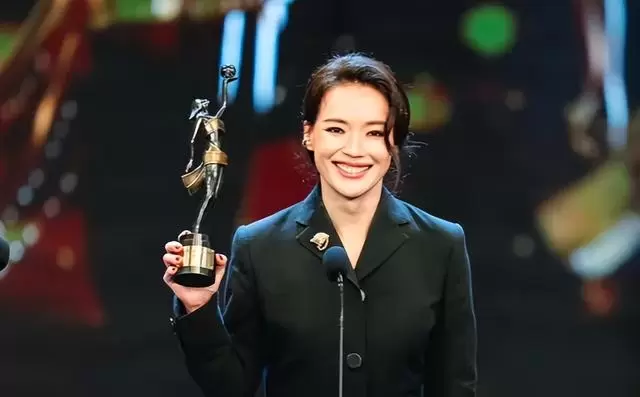 梁家辉凭《捕风追影》获第44届金像奖最佳男主角,廖子妤《像我这样的爱情》封后 - 情报图 梁家辉凭《捕风追影》获第44届金像奖最佳男主角,廖子妤《像我这样的爱情》封后 - 情报图